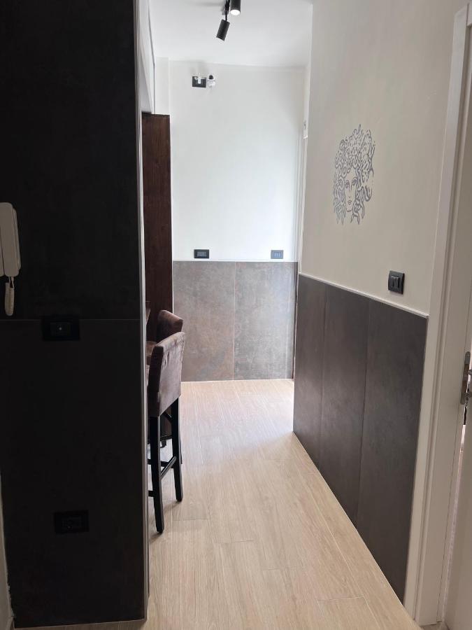 Medusa Duomo Guest House Napoli Bagian luar foto