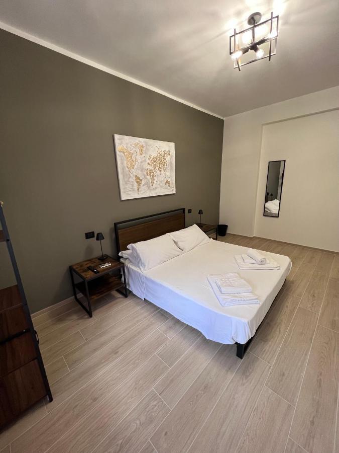Medusa Duomo Guest House Napoli Bagian luar foto