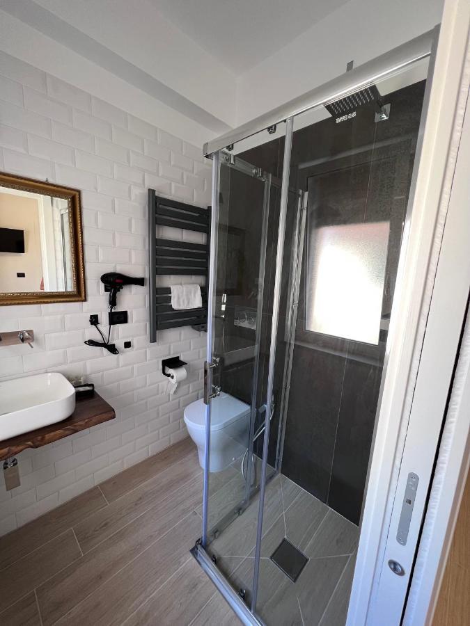 Medusa Duomo Guest House Napoli Bagian luar foto
