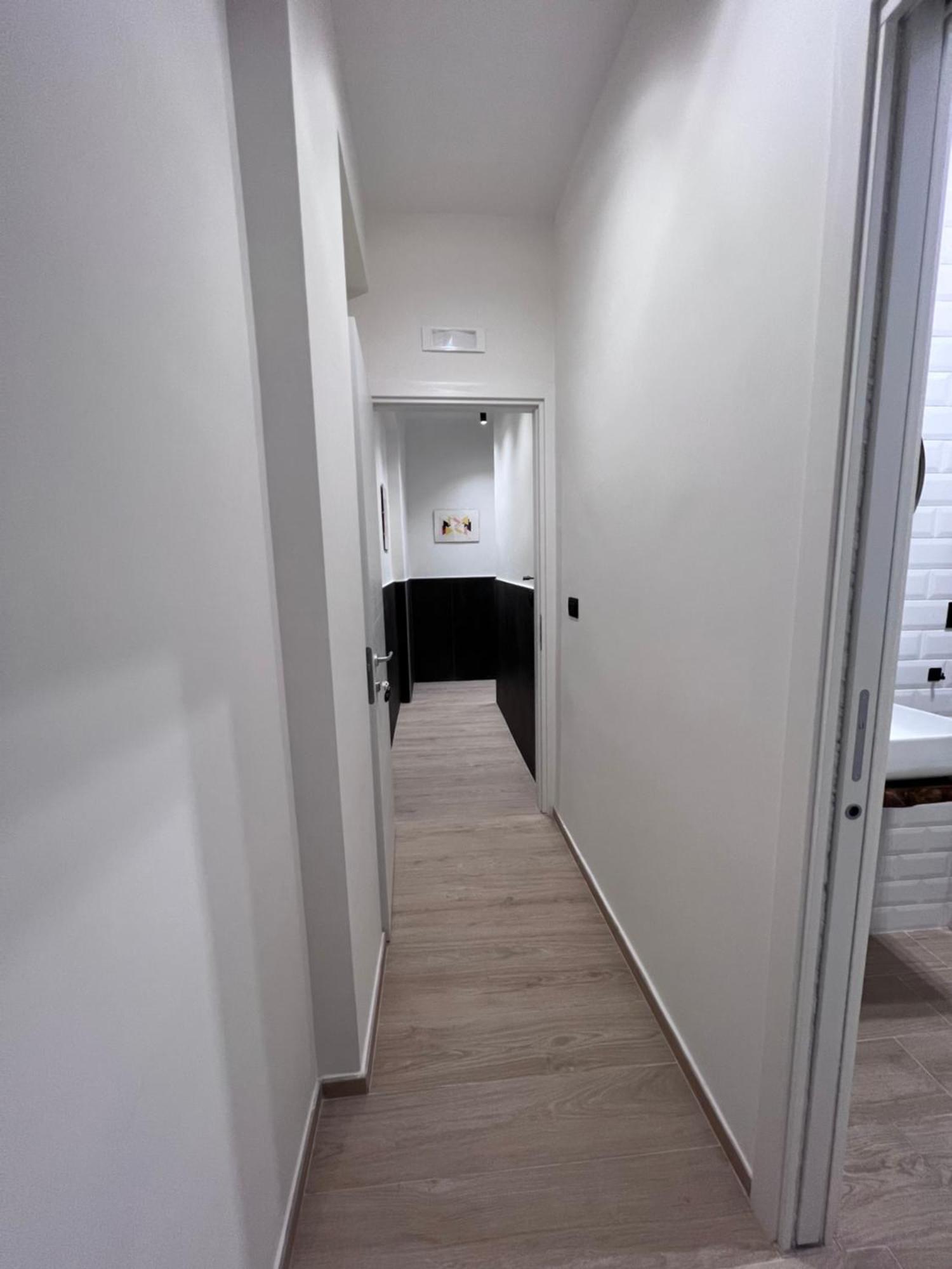 Medusa Duomo Guest House Napoli Bagian luar foto